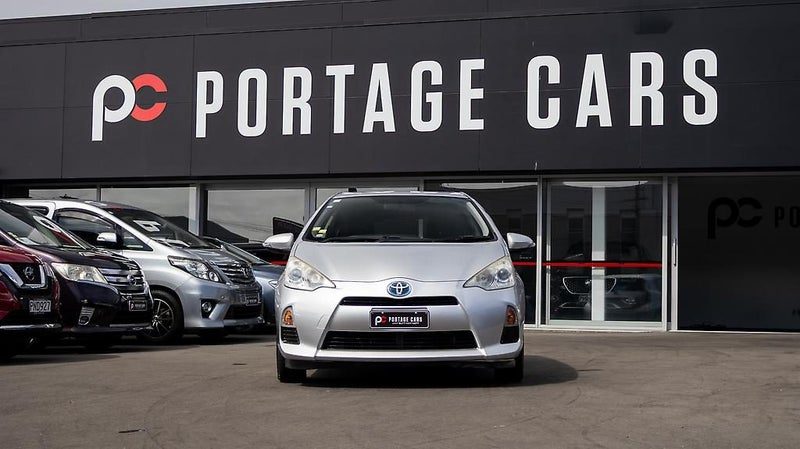 2013 Toyota Aqua S spec, Push start, photo 2