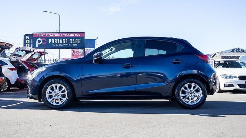 2015 Mazda Demio 13S 6AT Push start, photo 3