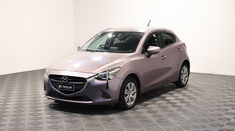 2015 Mazda Demio 13S + Reverse Camera, photo 3