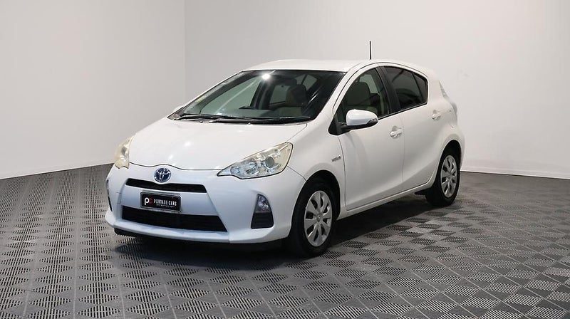 2012 Toyota Aqua S, photo 3