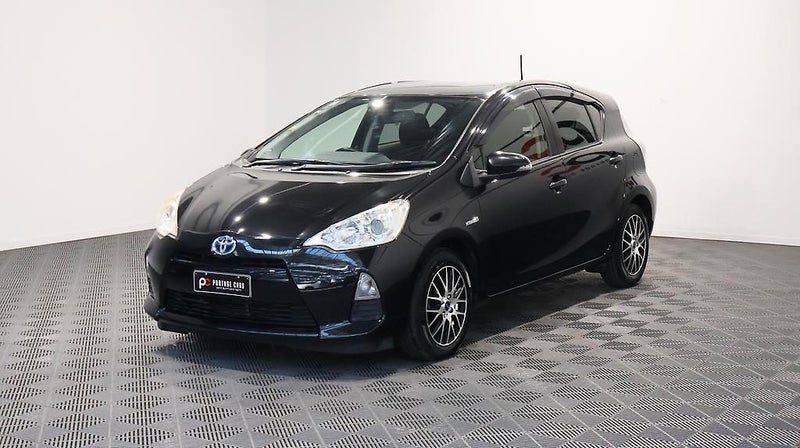 2013 Toyota Aqua G, photo 3