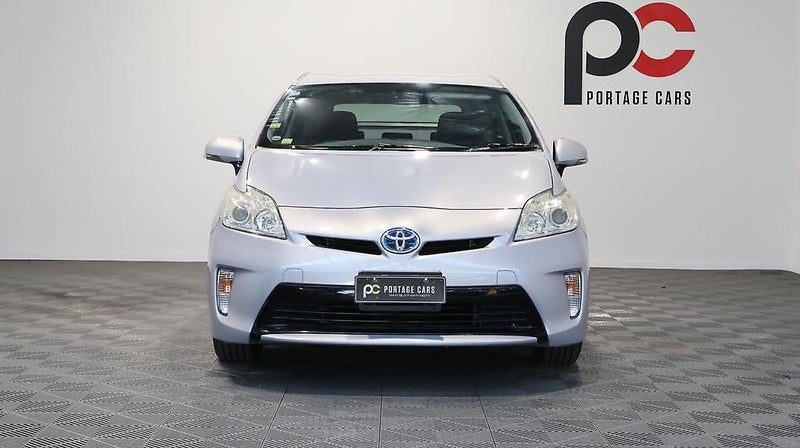 2013 Toyota Prius, photo 2