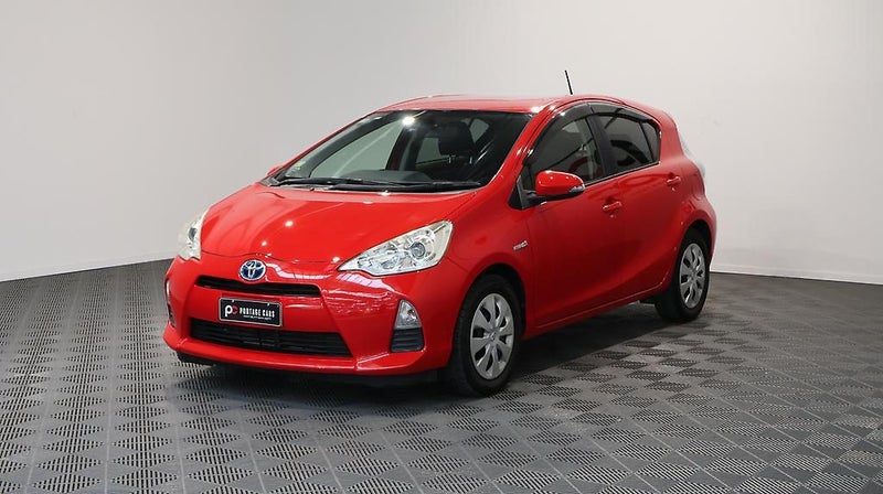 2012 Toyota Aqua G Model + Push Button Start, photo 3
