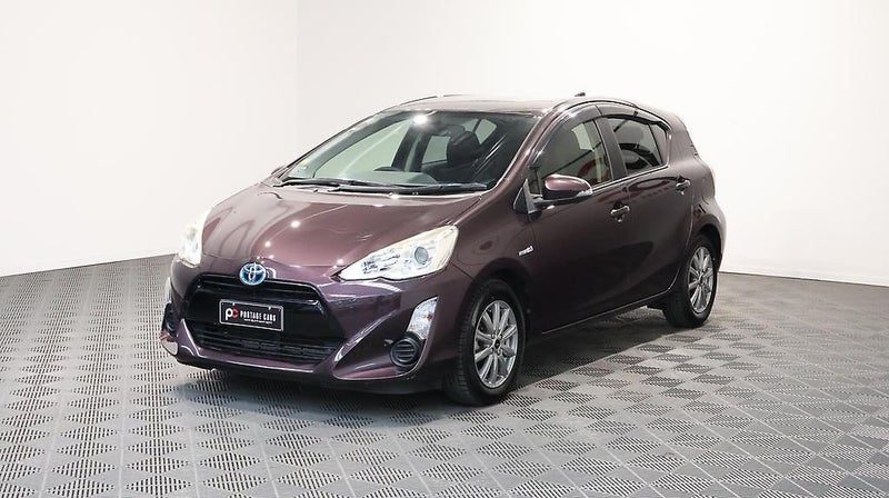 2015 Toyota Aqua S, photo 3