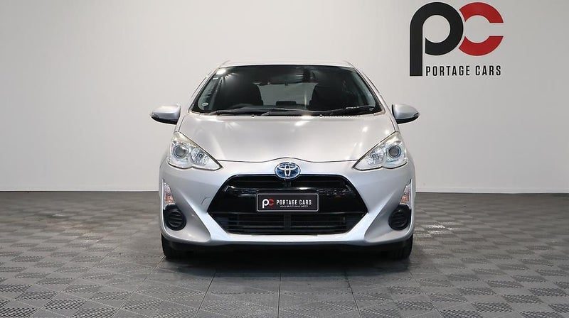 2015 Toyota Aqua S, photo 2