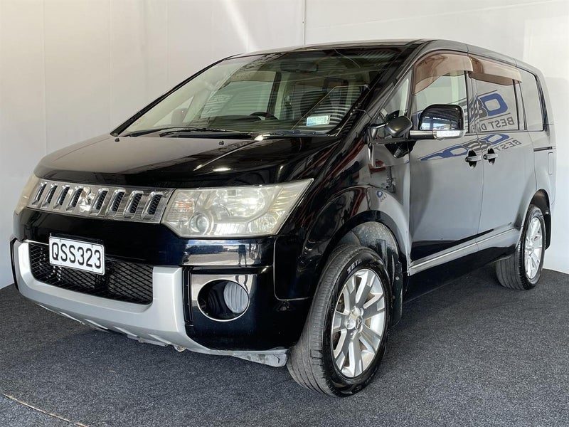 2007 Mitsubishi Delica D5, photo 3