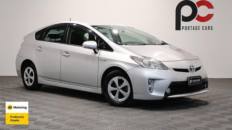 2012 Toyota Prius S Model + Push Button Start