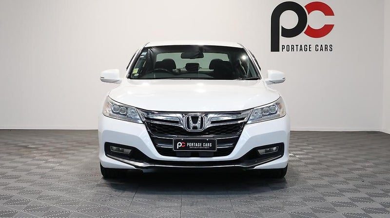 2014 Honda Accord Hybrid LX, photo 2
