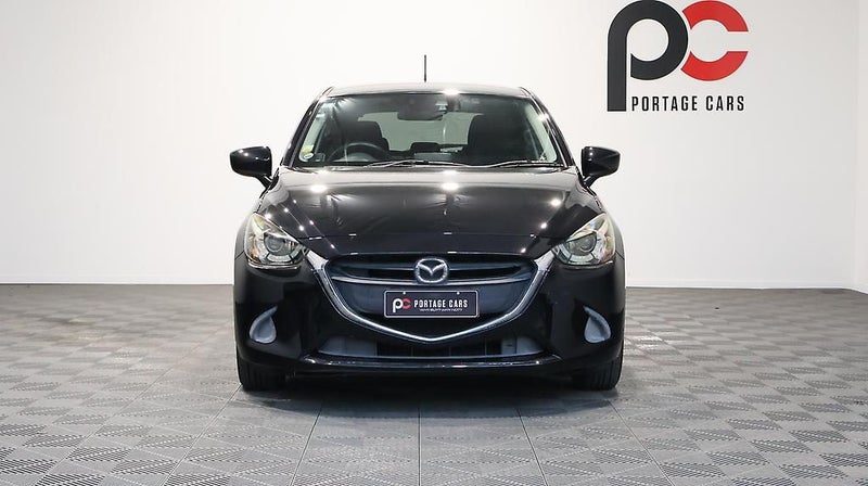 2014 Mazda Demio 13S, photo 2