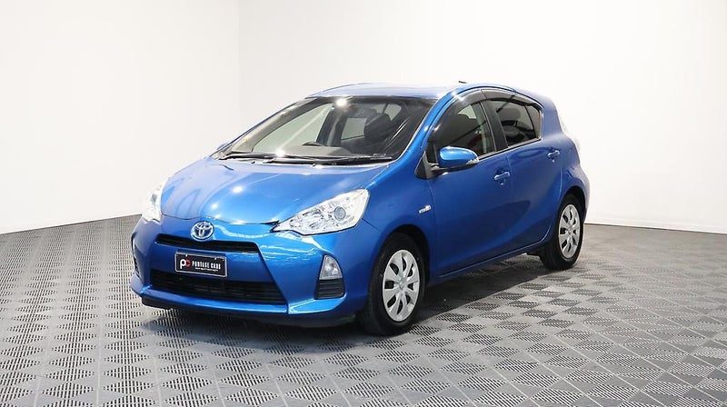 2013 Toyota Aqua G, photo 3