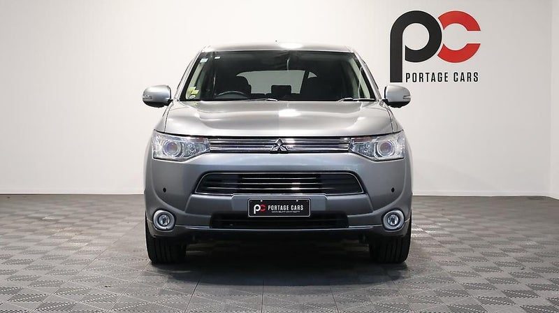 2013 Mitsubishi Outlander PHEV G Navi-Package 4WD, photo 2