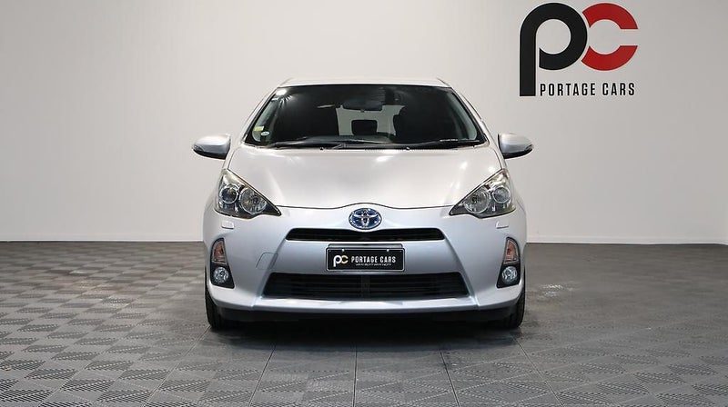 2013 Toyota Aqua G Black Soft Leather, photo 2