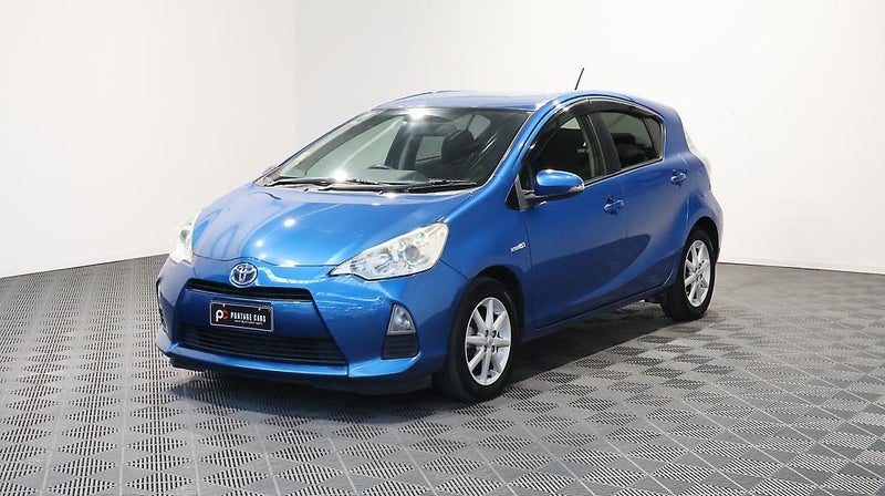 2013 Toyota Aqua G MODEL - PUSH START, photo 3