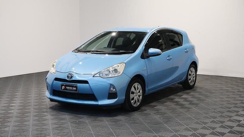 2013 Toyota Aqua S MODEL - PUSH START, photo 3