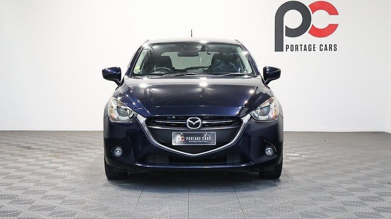 2015 Mazda Demio 13S, photo 2