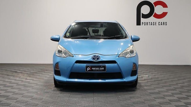 2012 Toyota Aqua S, photo 2
