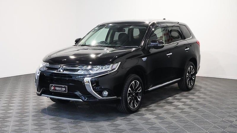 2015 Mitsubishi Outlander PHEV G Navi Package 4WD, photo 3
