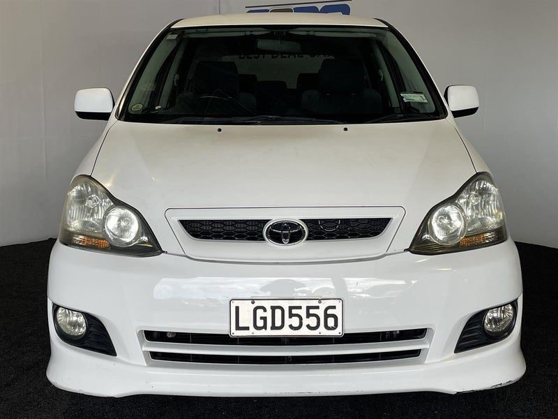 2004 Toyota Ipsum 240 S, photo 2