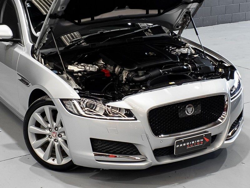 2020 Jaguar XF 20d Sportbrake, photo 2