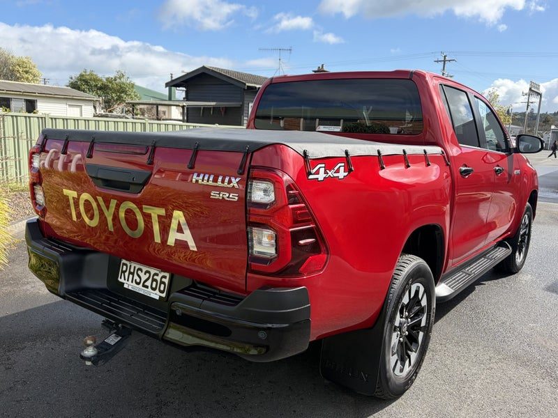 2025 Toyota Hilux SR5, photo 3