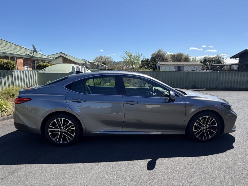 2026 Toyota Camry ZR, photo 2