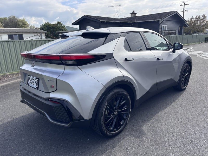 2025 Toyota C-HR GR Sport 2.0P HEV CVT AWD, photo 3
