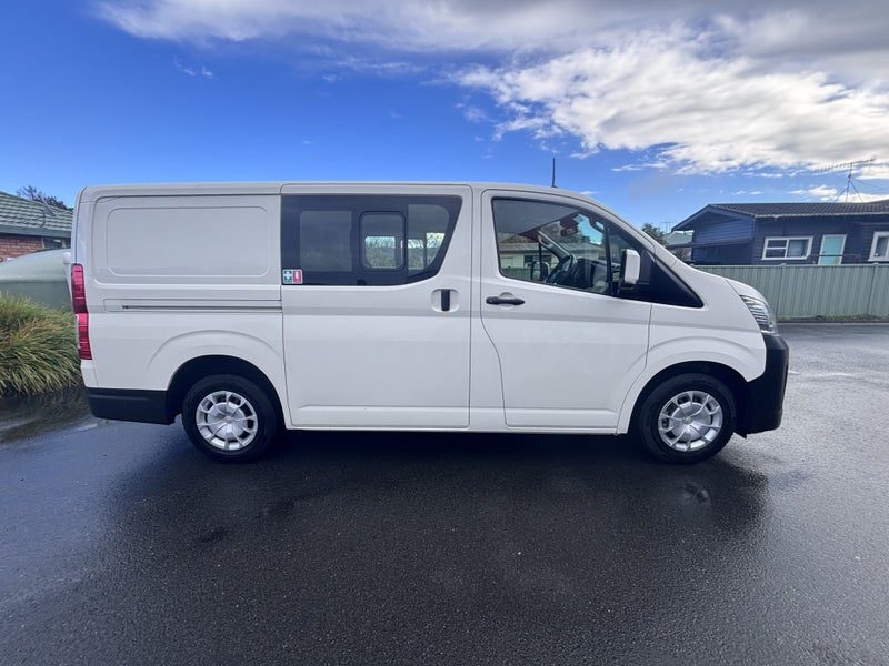 2023 Toyota Hiace ZR 2.8DT 6AT RWD, photo 2