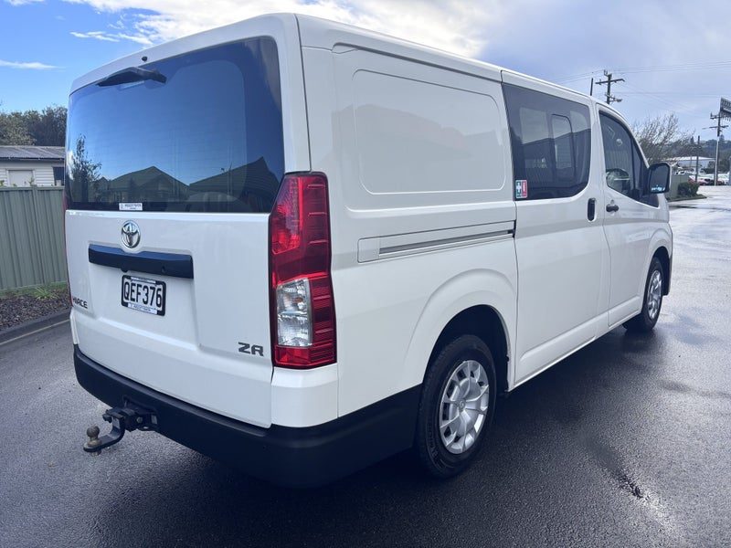 2023 Toyota Hiace ZR 2.8DT 6AT RWD, photo 3