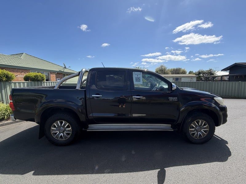 2013 Toyota Hilux SR5, photo 2