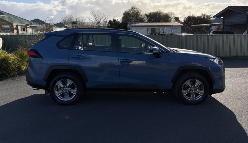 2022 Toyota RAV4 GX, photo 2