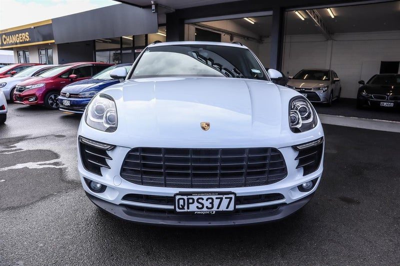 2018 Porsche Macan 2.0 Turbo 4WD, photo 2