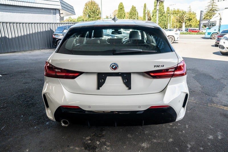 2023 BMW 118i M-Sport edition, photo 3