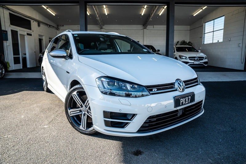 2017 Volkswagen Golf R 4WD Performance wagon