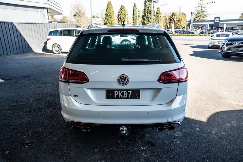 2017 Volkswagen Golf R 4WD Performance wagon, photo 3