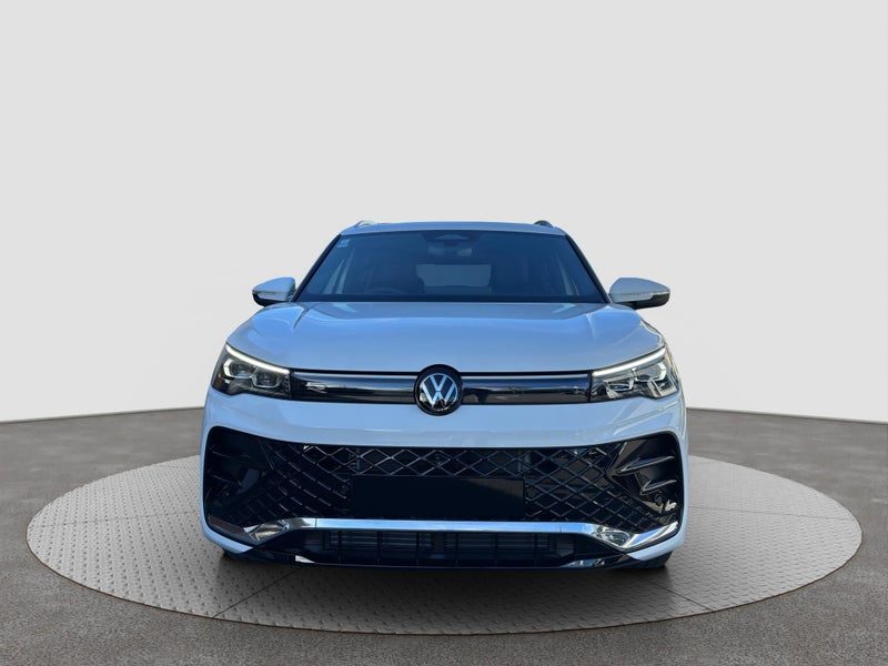 2026 Volkswagen Tiguan R-Line AWD, photo 2