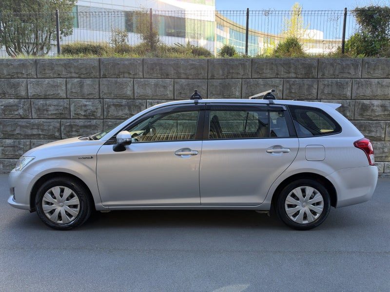2014 Toyota Corola Fielder Hybrid, photo 3