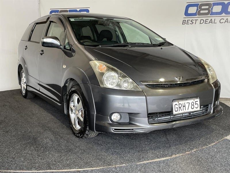 2005 Toyota Wish, main photo