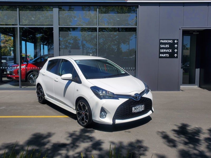 2015 Toyota Yaris ZR