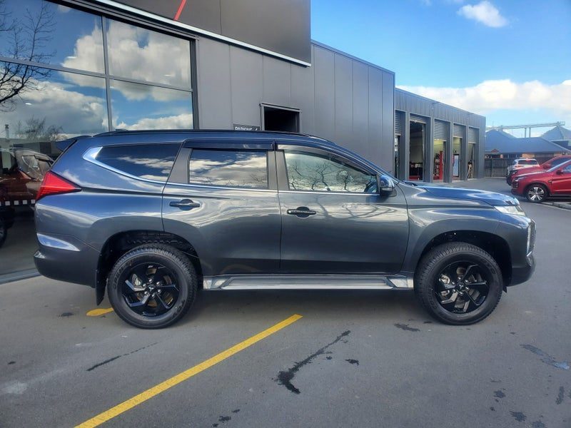 2026 Mitsubishi Pajero Sport VRXB, photo 2