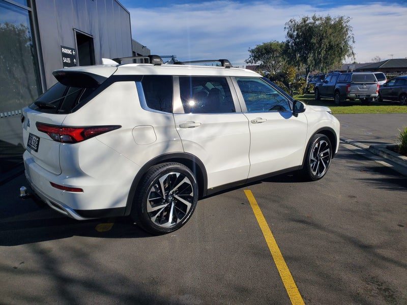 2023 Mitsubishi Outlander XLS 7 Seater, photo 3