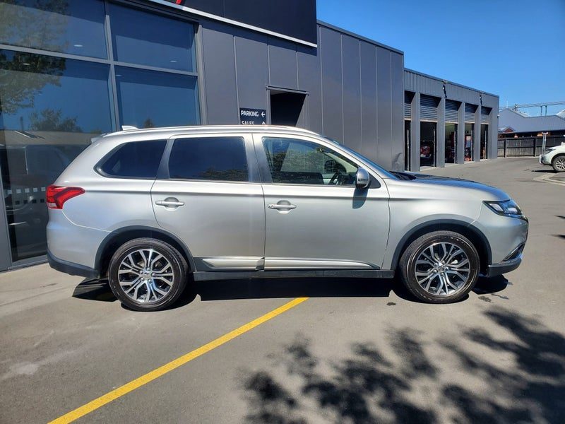 2018 Mitsubishi Outlander XLS 7 Seater, photo 2