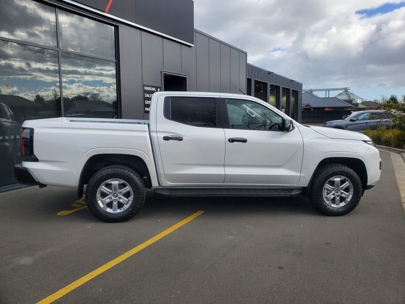 2026 Nissan Navara ST, photo 2