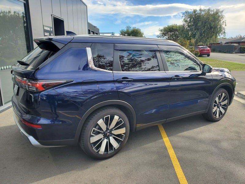 2025 Mitsubishi Outlander XLS 7 Seater, photo 3