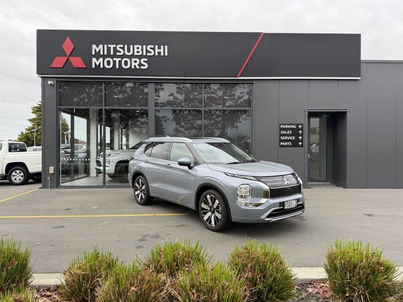 2026 Mitsubishi Outlander VRX 7 Seater, photo 2