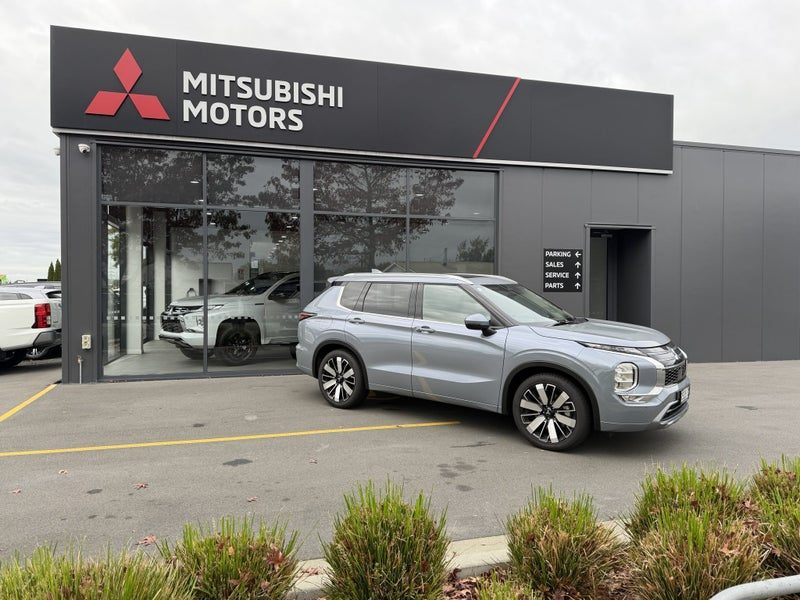 2026 Mitsubishi Outlander VRX 7 Seater, photo 3