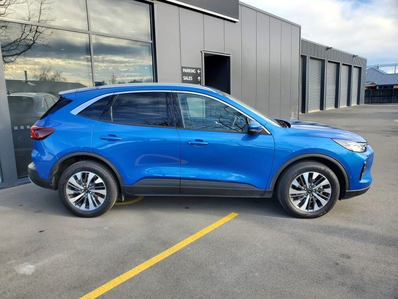 2025 Ford Escape Titanium, photo 2