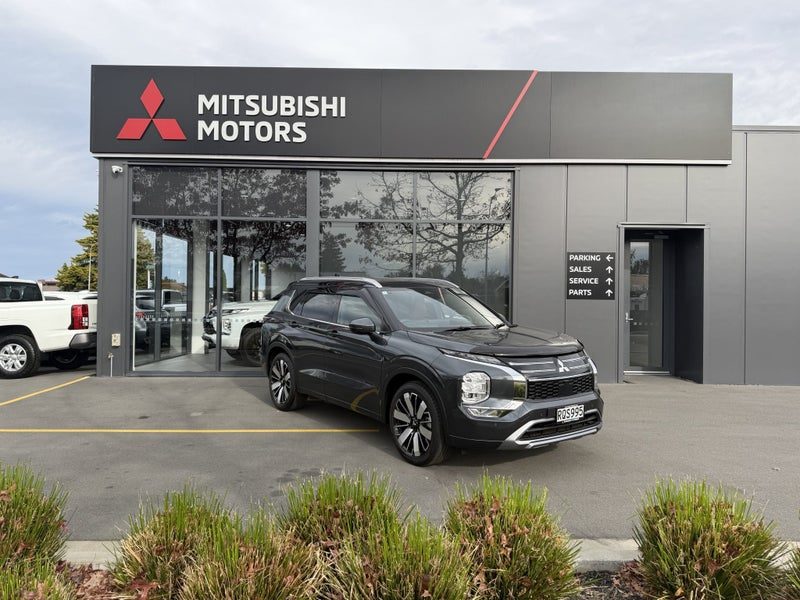 2026 Mitsubishi Outlander Exceed 7 Seater, photo 2