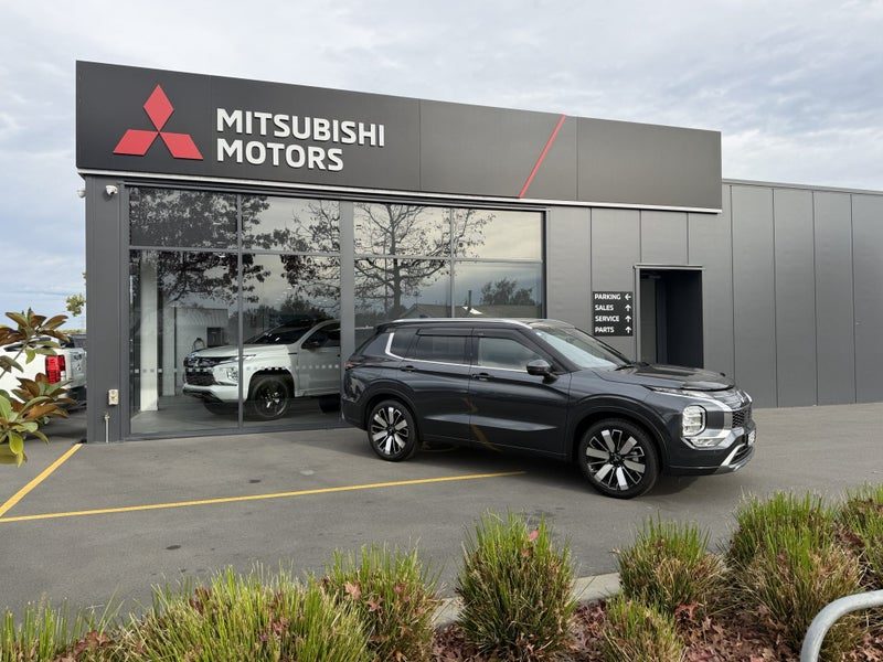 2026 Mitsubishi Outlander Exceed 7 Seater, photo 3