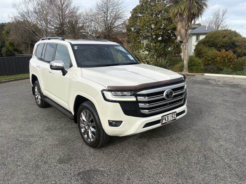 2022 Toyota Land Cruiser VX Limited