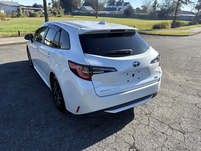 2022 Toyota Corolla Touring, photo 2
